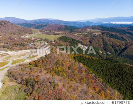 [Aichi Prefecture] Chausuyama Kogen Hagitaroyama Autumn leaves Aerial photography 61790778