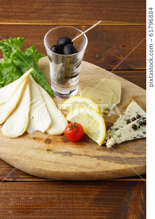 Assorted cheese 61796884