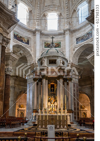 Interior of Cadiz Cathedral, Catedral de Santa 61798333