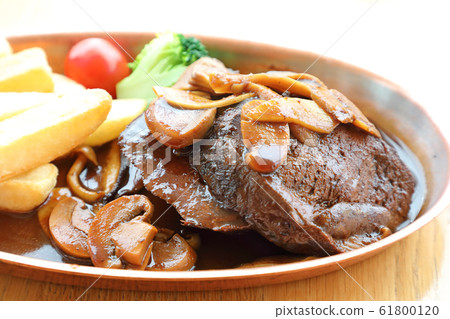 美味的棕褐色燉 美味的棕褐色燉 61800120