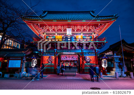 東京神田明神在晚上（水神門） 61802679