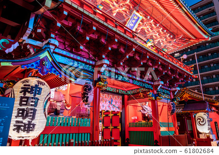 東京神田明神在晚上（水神門） 61802684