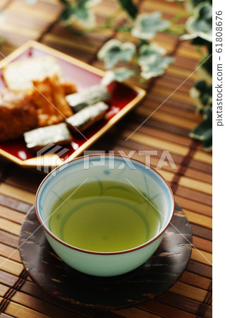溫暖的綠茶和冰雹 溫暖的綠茶和冰雹 61808676