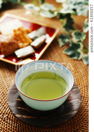 溫暖的綠茶和冰雹 溫暖的綠茶和冰雹 61808857