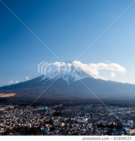 Amazing view to the Fuji mountain and Fujiyoshida city, Japan 61809525