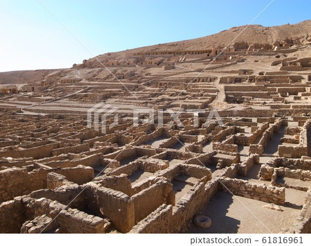 Del El Medina 61816961