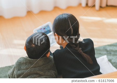 older sister and younger brother, game, gaming 61817006