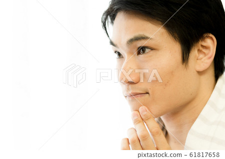 Men's beauty (young men, facials, face care 61817658