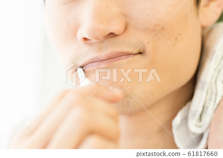 Men's beauty (young men, brushing teeth, dressing 61817660