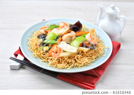 海鮮（五隻眼）四季豆，kata炒麵。海鮮和蔬菜的安卡蕎麥麵 61818348