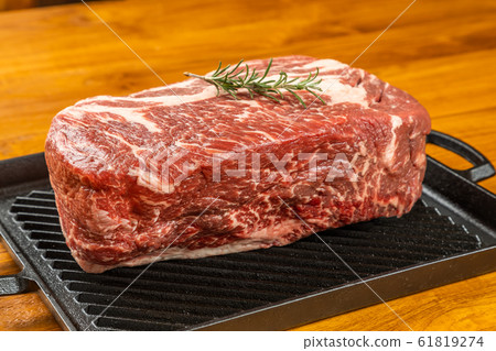 燒烤牛排厚切豪華新鮮牛肉牛排 61819274