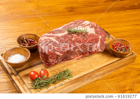 燒烤牛排厚切豪華新鮮牛肉牛排 燒烤牛排厚切豪華新鮮牛肉牛排 61819277