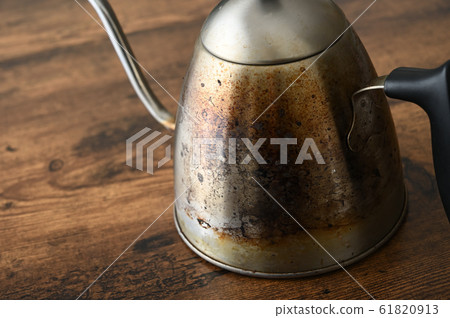 Burned kettle 61820913