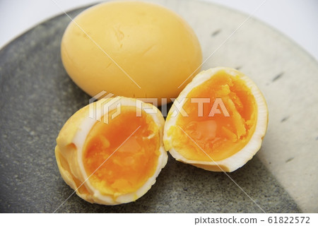 熏煮雞蛋的形象 熏煮雞蛋的形象 61822572