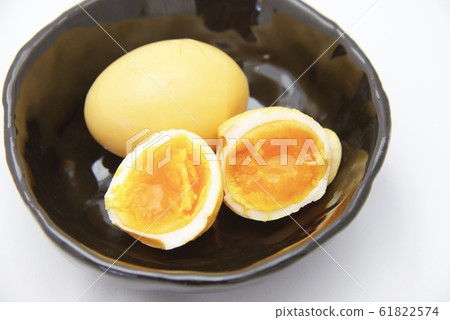 熏煮雞蛋的形象 熏煮雞蛋的形象 61822574