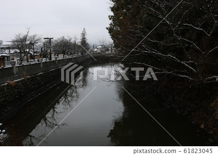■ Mizuhori ■ Takeda Shrine ■ Azaleagasaki Pavilion ■ Snowfall ■ Shingen Takeda, Katsuyori Takeda, Nobutora Takeda ■ Yamanashi Prefecture 61823045