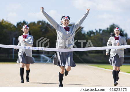 Running high school student 61823375