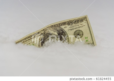the concept of the dollar frozen at one point, 100 dollars froze the concept of the dollar frozen at one point, 100 dollars froze 61824455
