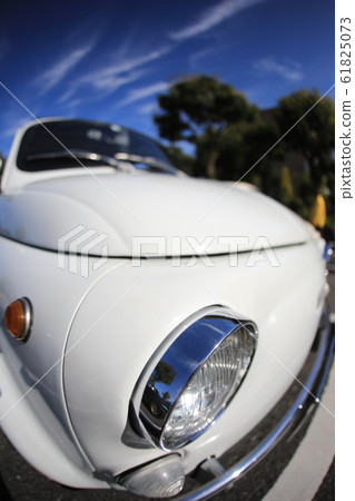 Classic car headlights 61825073
