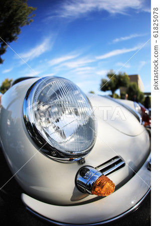 Classic car headlights 61825078