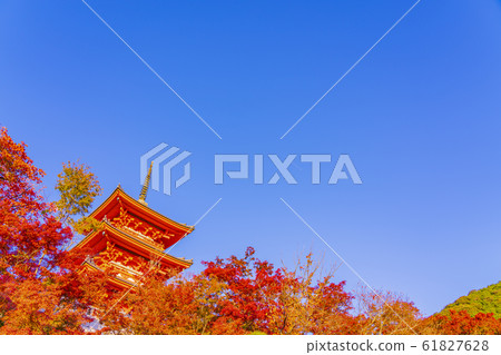 Kiyomizu-dera Mie Tower, Autumn in Kyoto Kiyomizu-dera Mie Tower, Autumn in Kyoto 61827628