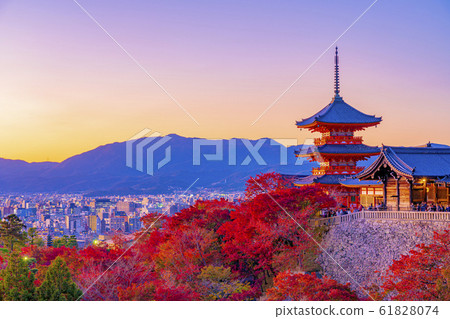 京都秋天清水寺三重寶塔 京都秋天清水寺三重寶塔 61828074