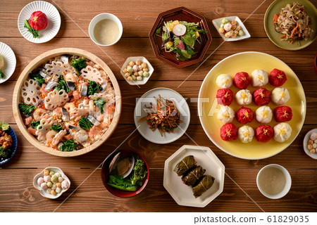 chirashi sushi  61829035