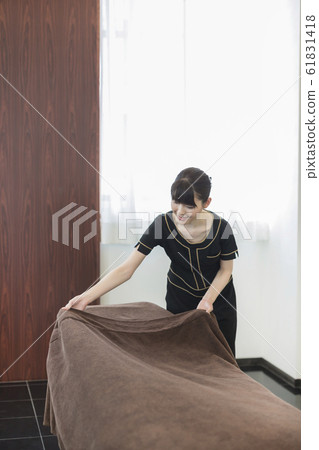 埃斯特 61831418