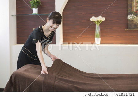 埃斯特 61831421