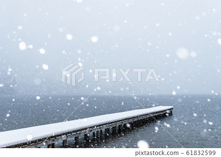 Lake Kizaki (Winter) Lake Kizaki (Winter) 61832599