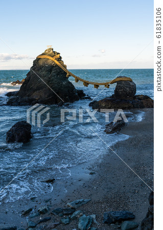 [Mie Prefecture] Meotoiwa 61835106