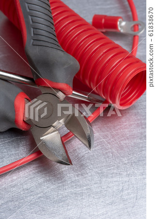 Tool and accessories for electrical installation 61838670