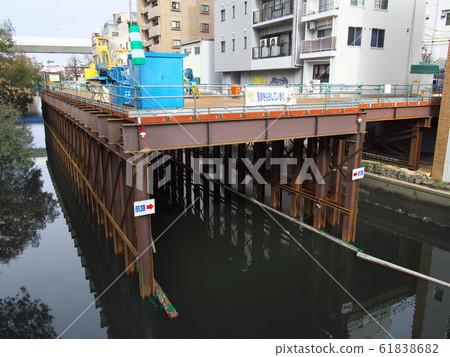 Gantry and pier (river construction) 61838682