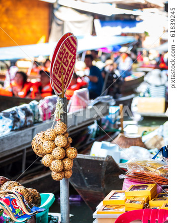 Thai Floating Market @ Damnoen Saduak Thai Floating Market @ Damnoen Saduak 61839245