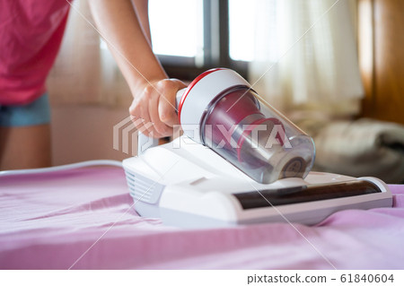 Vacuum cleaners and germicidal dust mites by using Vacuum cleaners and germicidal dust mites by using 61840604