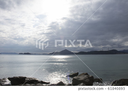 海 海 61840893