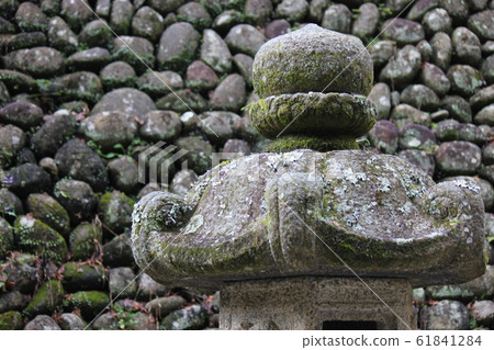 Stone lanterns in Hatadasan Eiji Temple Stone lanterns in Hatadasan Eiji Temple 61841284