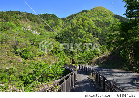 烏拉雅瑪水壩之路 61844155