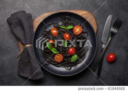Black spaghetti pasta 61848988