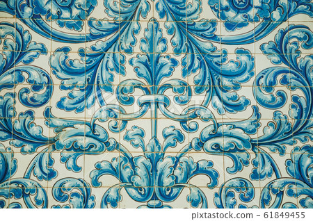 Blue floral pattern hand-painted on ceramic tiles in Caceres 61849455