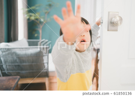 3 years old 3 years old boy door 61850136