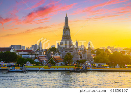 Wat Arun Temple at sunset 61850197