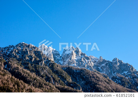 beautiful evening winter mountain rocks landscape beautiful evening winter mountain rocks landscape 61852101