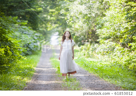 Female maternity 61853012