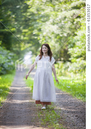 Female maternity 61853017