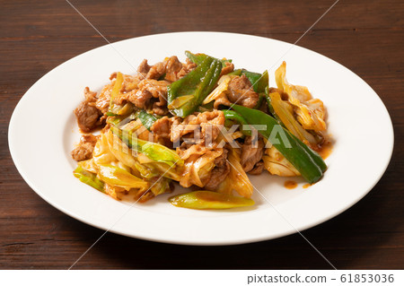 Cooked meat 61853036