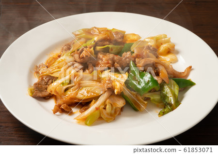 Cooked meat 61853071