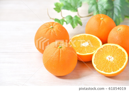 注意）皮膚刮痕可通過潤飾進行校正。橘子，水果，水果，臍橙，柑橘。 61854019