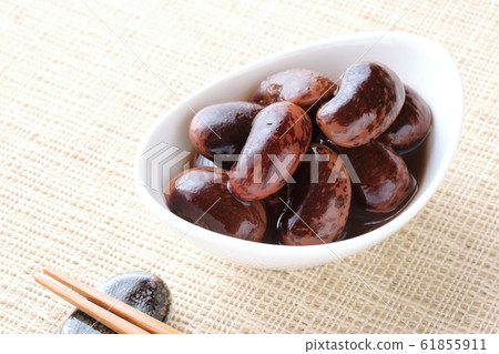 Boiled purple bean 61855911