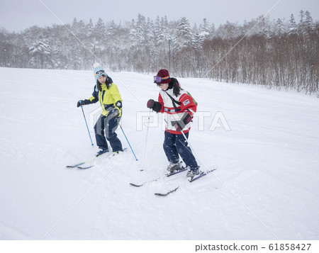 滑雪家庭 滑雪家庭 61858427